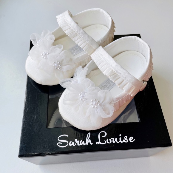 Sarah Louise Ivory newborn Baby Pre-Walker Shoes - Picture 1 of 8